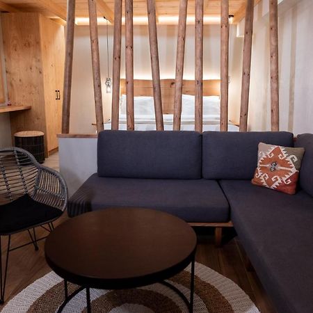 Theros By Agora Luxury Apartments In The Heart Of Heraklion Extérieur photo