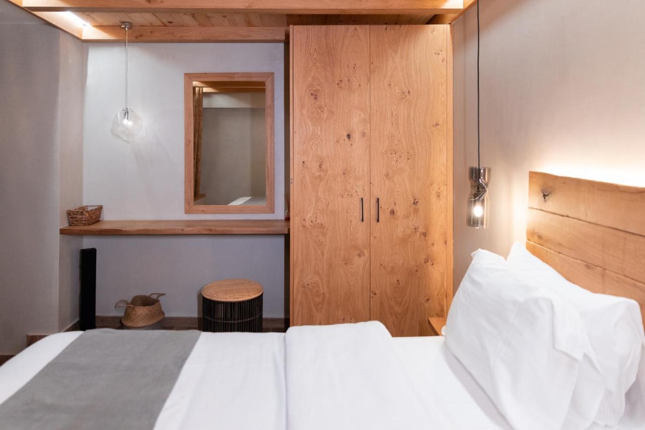 Theros By Agora Luxury Apartments In The Heart Of Heraklion Extérieur photo