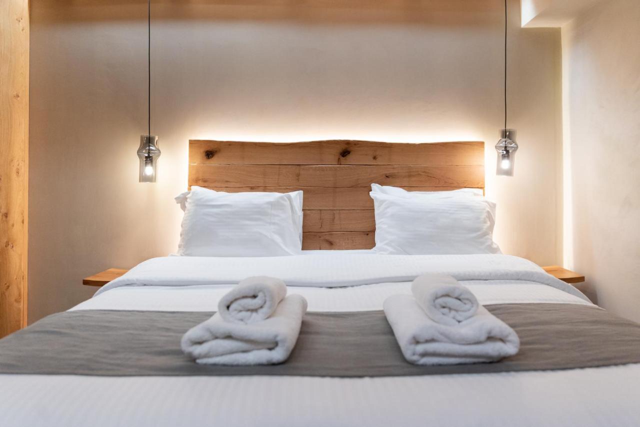 Theros By Agora Luxury Apartments In The Heart Of Heraklion Extérieur photo