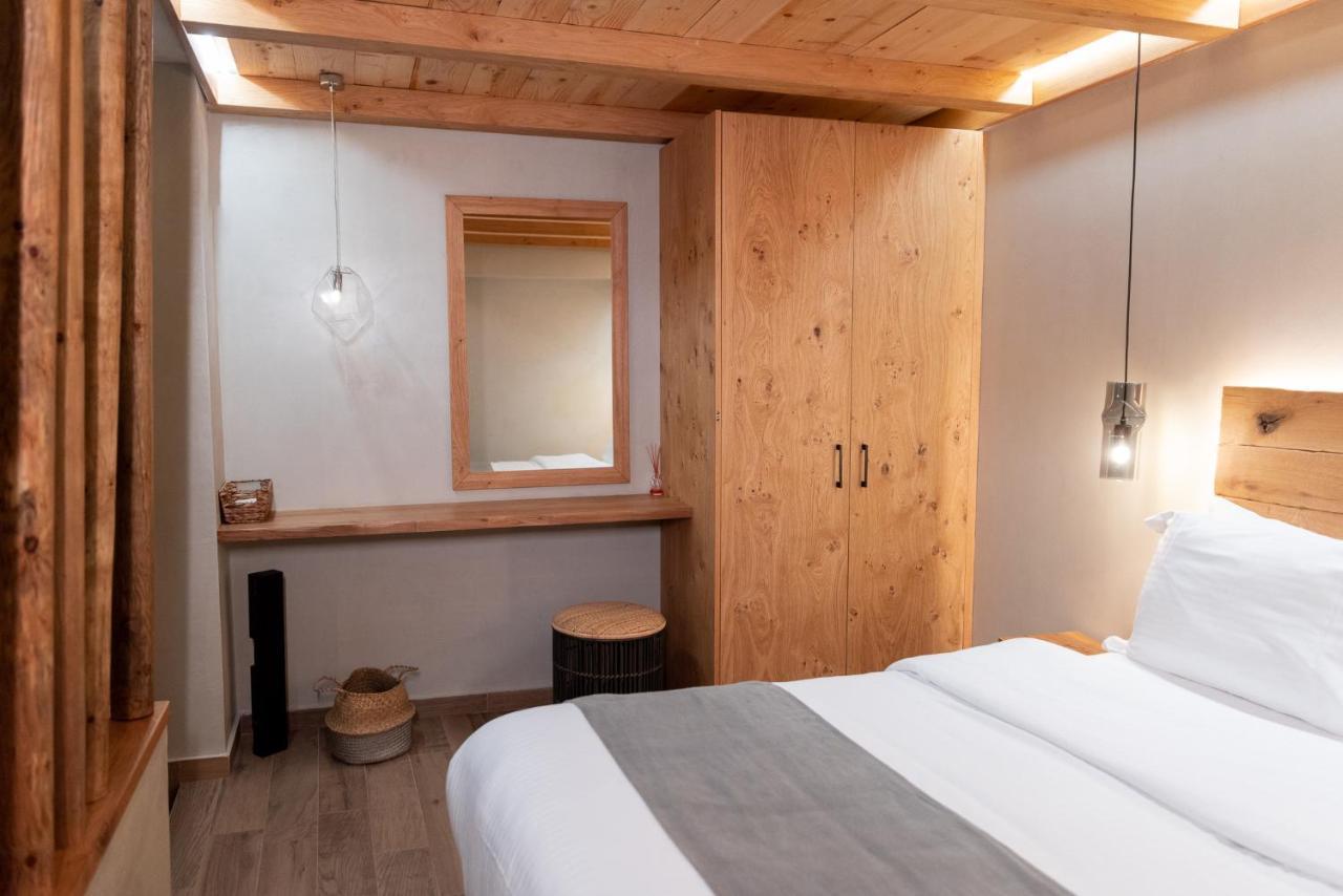 Theros By Agora Luxury Apartments In The Heart Of Heraklion Extérieur photo